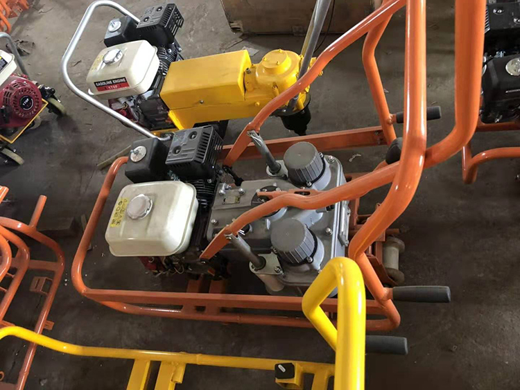 NLB-600型雙(shuang)頭内燃螺栓扳手(shǒu)