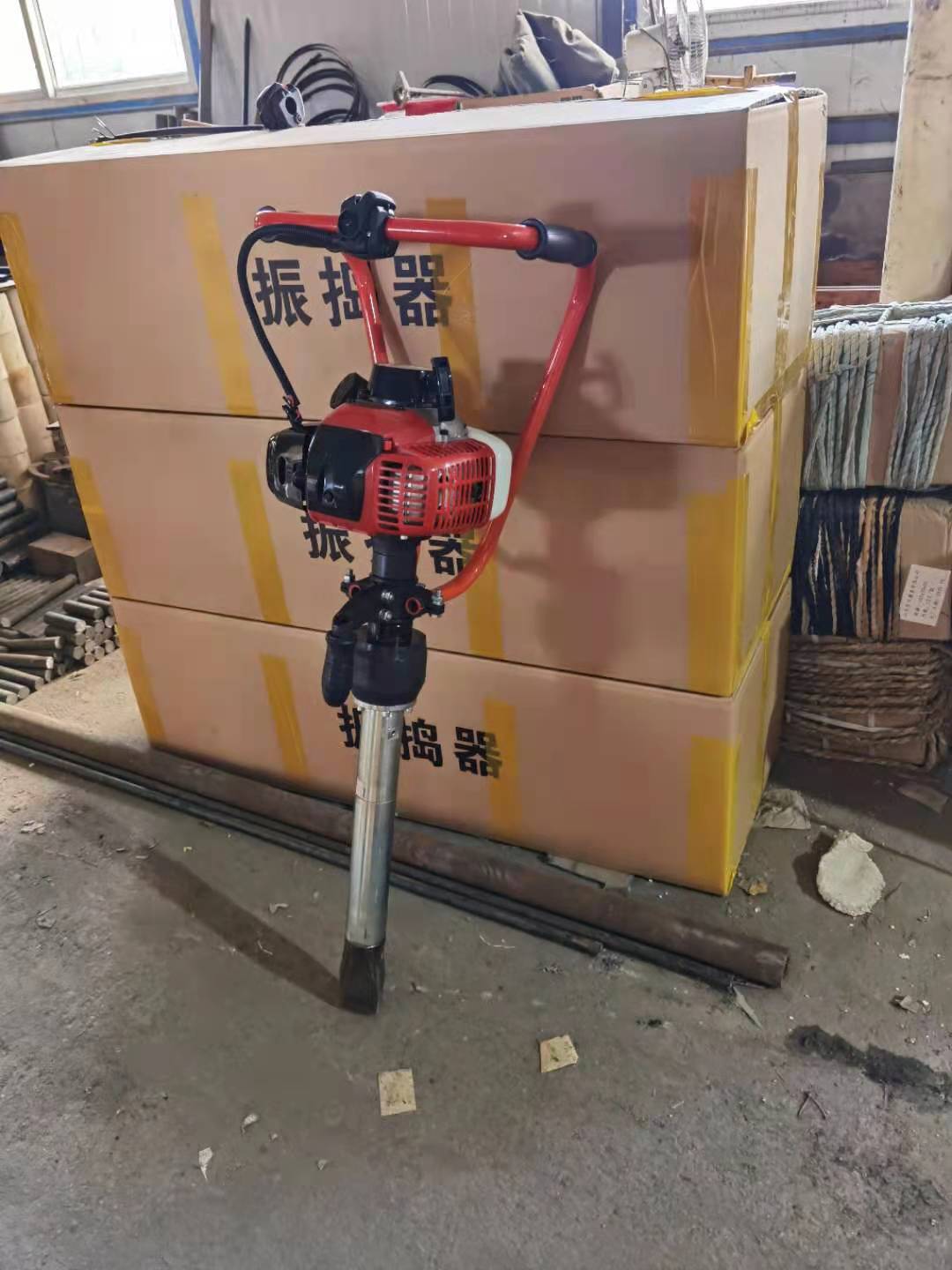 ND-4型(xing)手提式(shi)内燃搗(dao)固鎬