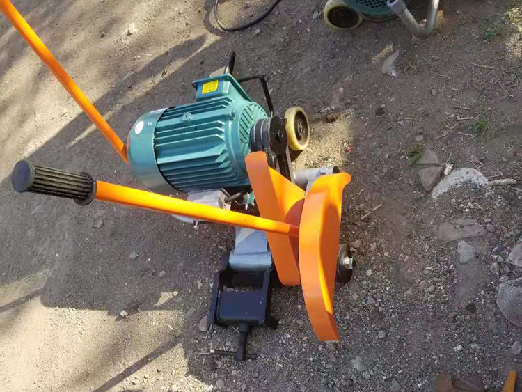 DQG-4型(xing)電動鋼軌鋸(ju)軌機 