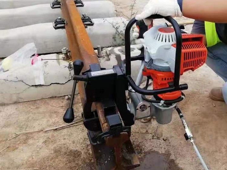 NZG-31II型内燃鋼軌鑽(zuàn)孔機
