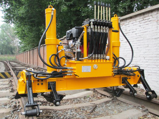 YQBJ-300x125型高(gao)行程液壓起(qǐ)撥道機