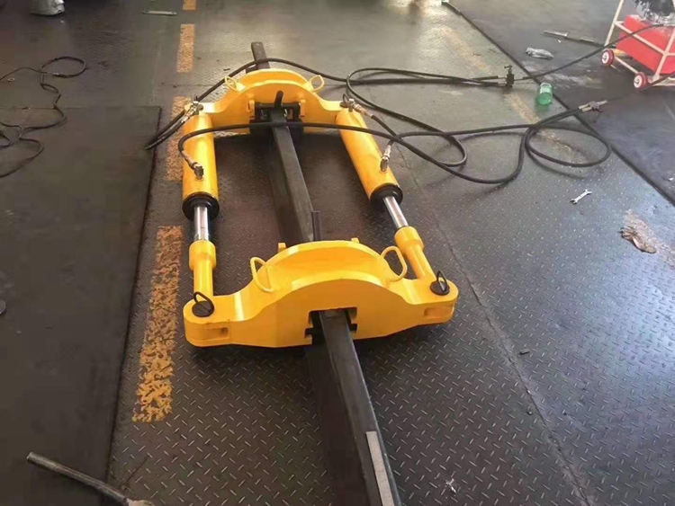 YLS-900型液(ye)壓拉伸(shēn)機