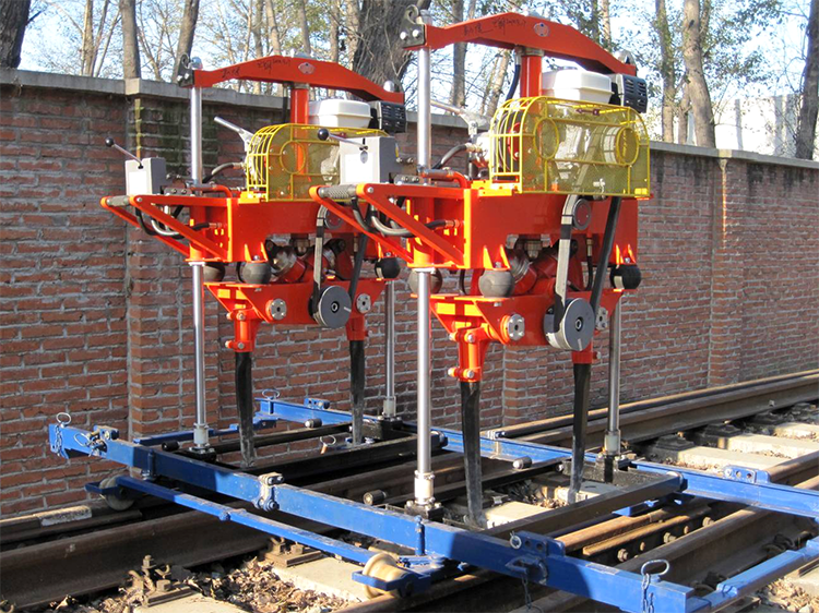 YCD-4型液壓道岔搗(dǎo)固機