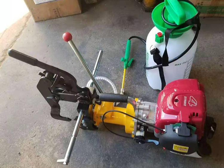 NZG-31型内(nèi)燃鋼軌鑽孔(kǒng)機